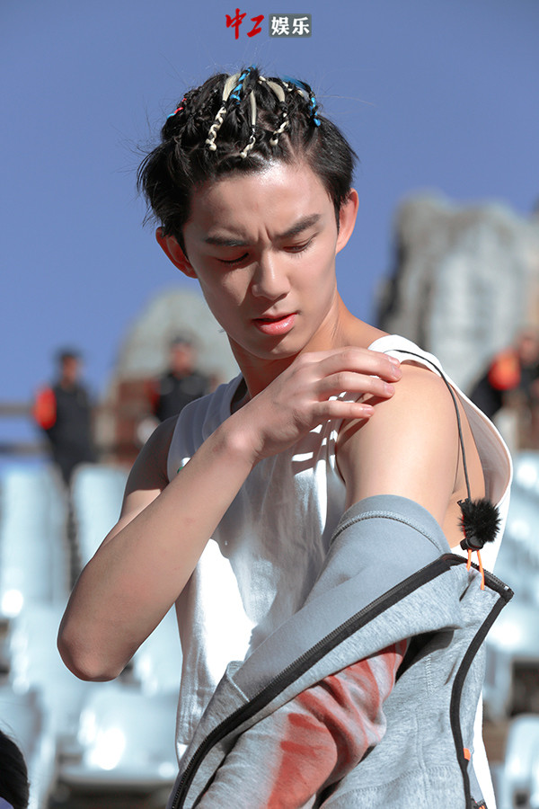 《二十四小時》“時空水手”麗江上演尋龍記 陳坤賣萌闖關