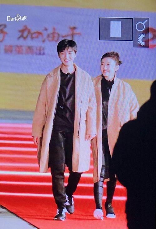 《少年團(tuán)》路透照曝光 景甜背王俊凱“姐姐力”爆棚