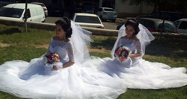 雙胞胎姐妹嫁雙胞胎兄弟 新郎官認不出新娘