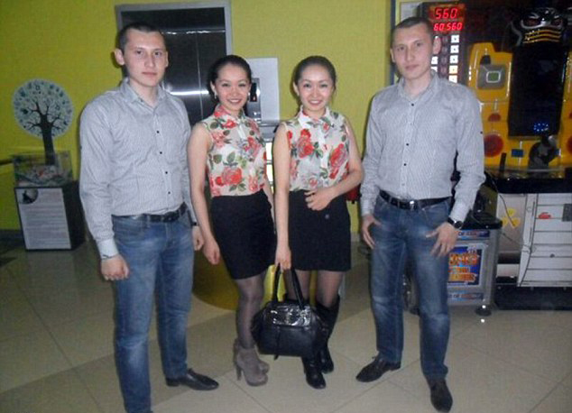 雙胞胎姐妹嫁雙胞胎兄弟 新郎官認不出新娘