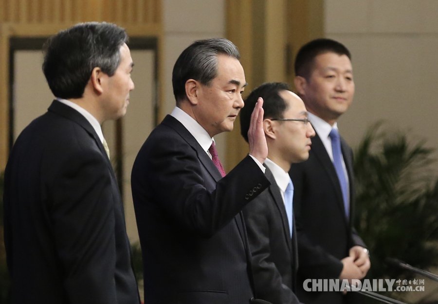 外交部部長王毅就“中國的外交政策和對(duì)外關(guān)系”答記者問