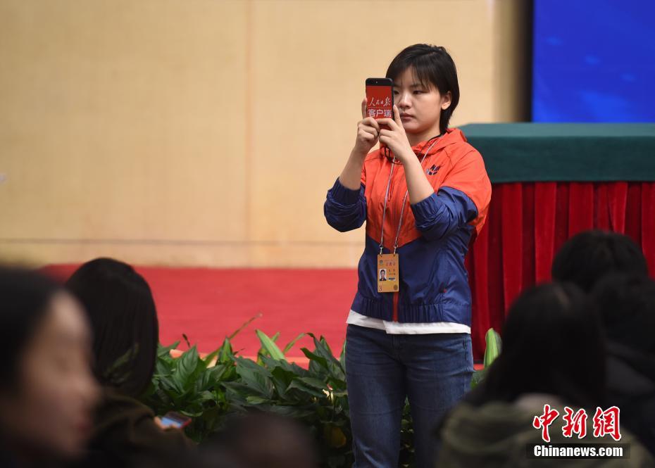 “三八”國際婦女節上的女記者