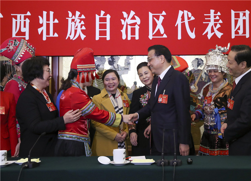 李克強:查個地條鋼比你批個鋼鐵項目震動可大多了