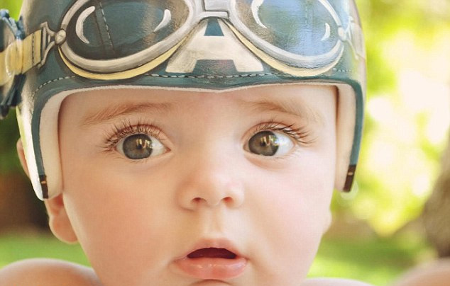 贊！美老嫗妙手繪醫(yī)療帽精美如藝術(shù)品