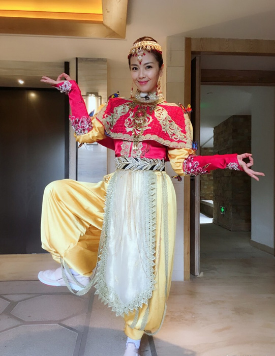 劉濤秒變穆沙公主 網友：濤姐要多吃點！