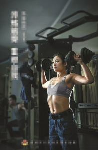 帥氣警花照走紅 網友稱贊“最霸氣女神”