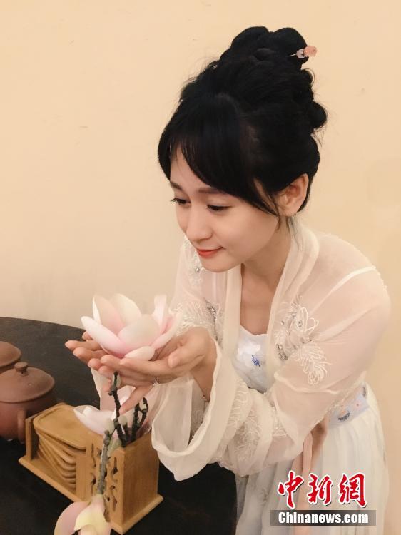 四川80后女特警不愛(ài)紅妝愛(ài)武裝