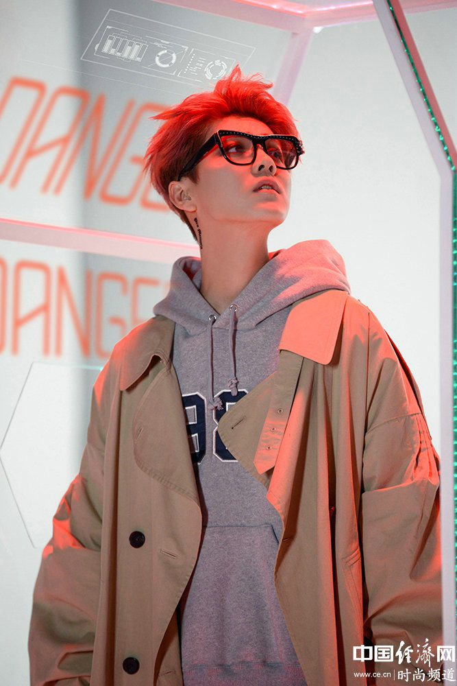 鹿晗《敢》練習(xí)室MV上線 拒絕窺私引跨界樂評