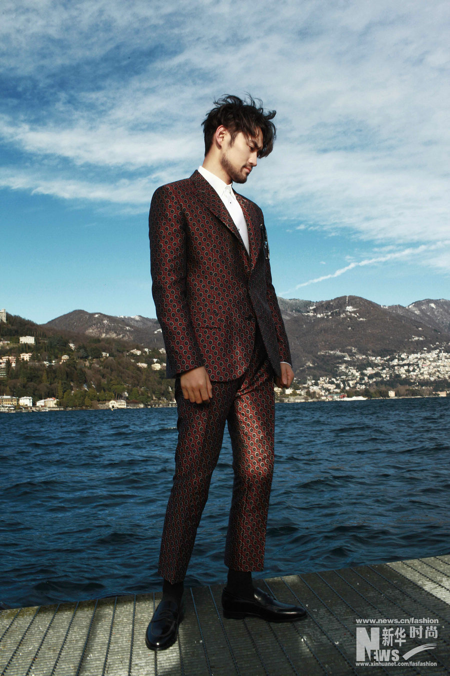 袁弘科莫湖時尚大片發布 蓄須增添型男魅力