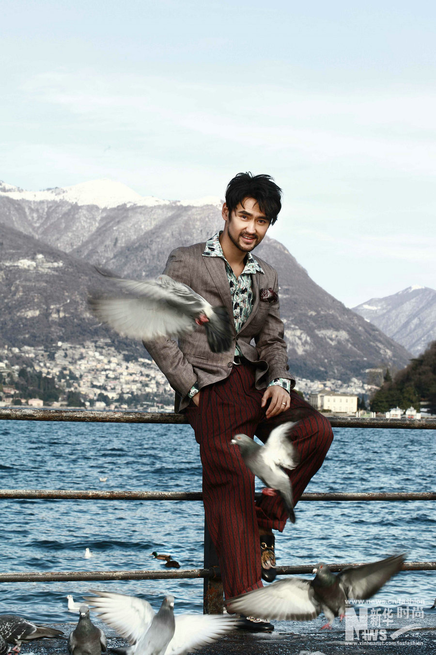 袁弘科莫湖時尚大片發布 蓄須增添型男魅力