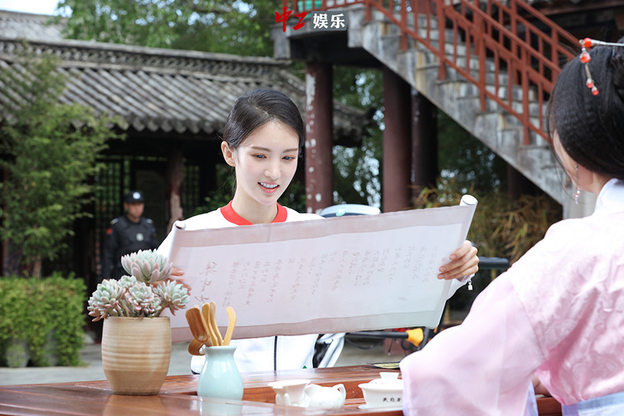 《二十四小時》“大理論劍”群雄過招 吳磊、董力“擊劍”對決