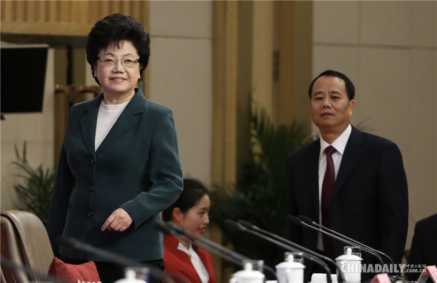 國家衛計委主任李斌就“‘十三五’開局之年衛生計生改革發展”答記者問