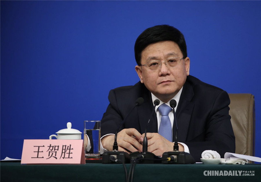 國家衛計委主任李斌就“‘十三五’開局之年衛生計生改革發展”答記者問