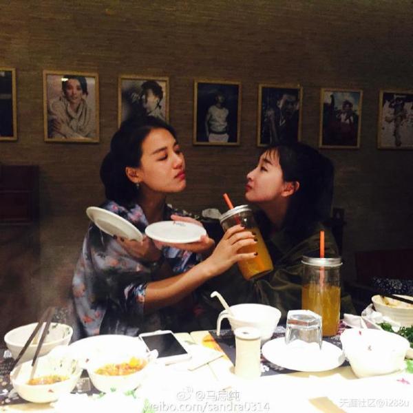 娛樂圈吃貨多：趙麗穎毛曉彤林允張?zhí)鞇圩類鄢?/></p>
</div>

<div width=