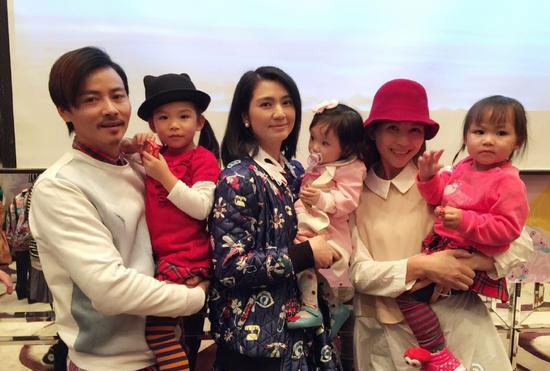 洪欣朱茵蔡少芬陳法蓉相擁合影 網(wǎng)友：一群天仙！