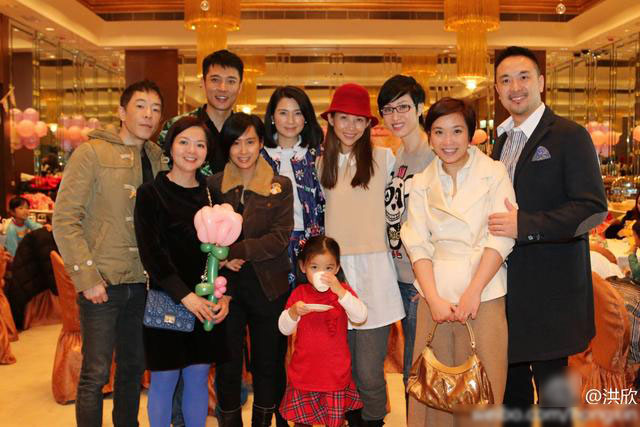 洪欣朱茵蔡少芬陳法蓉相擁合影 網友：一群天仙！