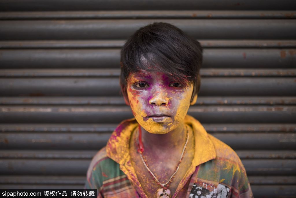 最多彩的笑臉 記錄印度金奈胡里節兒童肖像