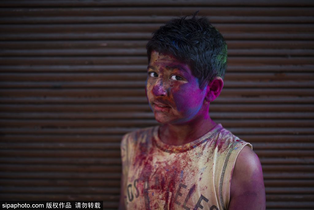 最多彩的笑臉 記錄印度金奈胡里節兒童肖像