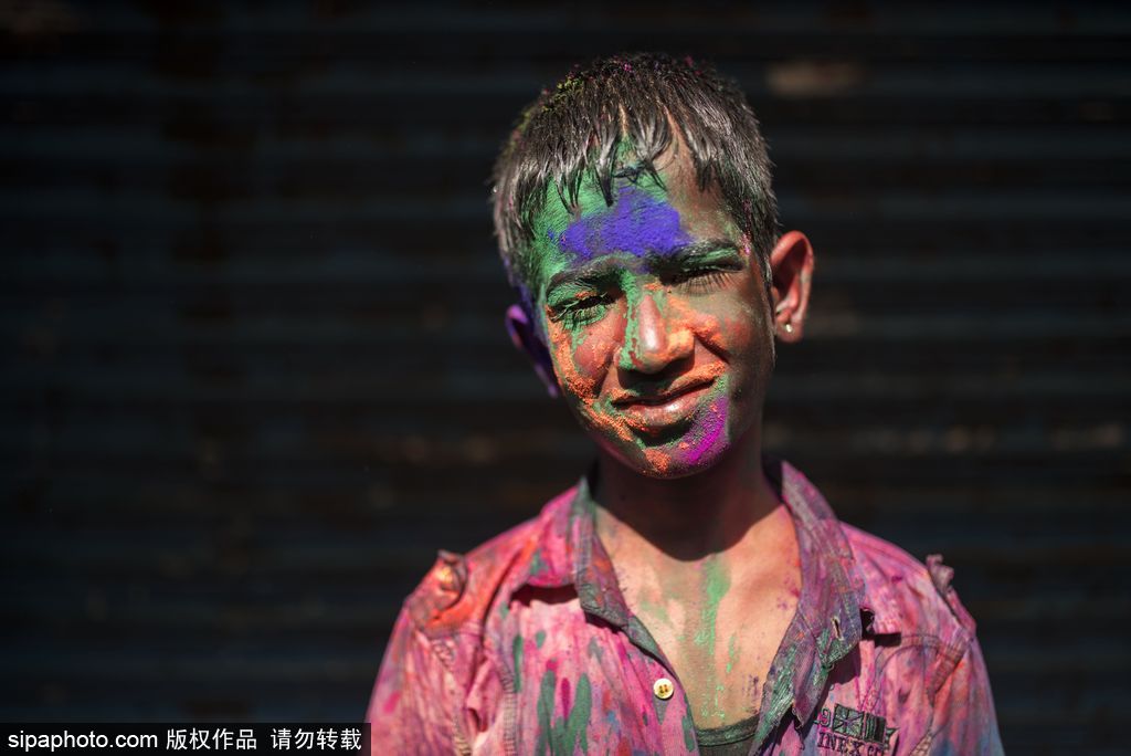 最多彩的笑臉 記錄印度金奈胡里節兒童肖像