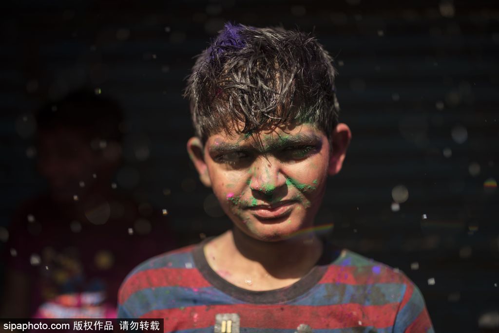 最多彩的笑臉 記錄印度金奈胡里節(jié)兒童肖像