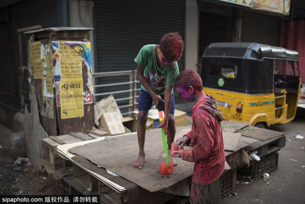 最多彩的笑臉 記錄印度金奈胡里節兒童肖像