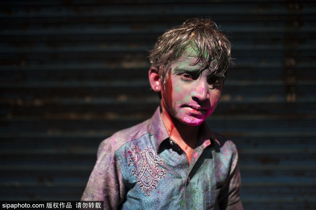 最多彩的笑臉 記錄印度金奈胡里節兒童肖像