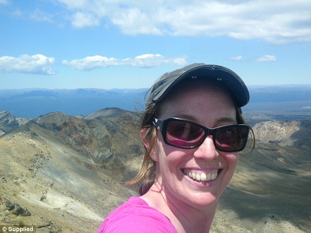 女子癡迷小空間生活 用集裝箱打造夢(mèng)幻小屋（組圖）