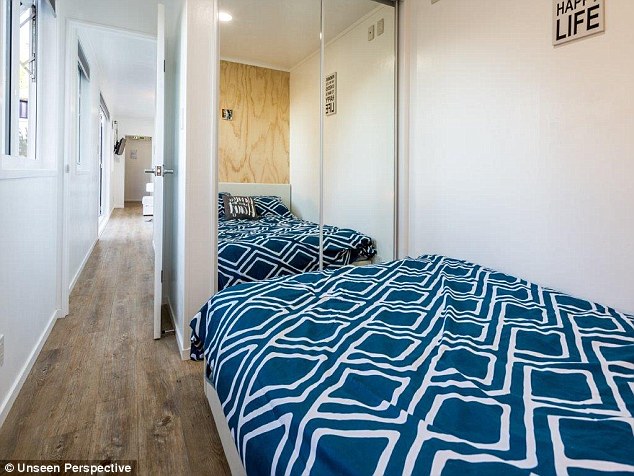 女子癡迷小空間生活 用集裝箱打造夢幻小屋（組圖）