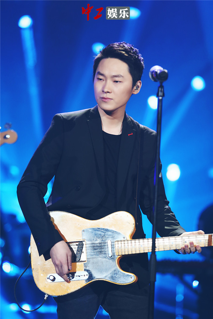 五年磨一劍，梁博《歌手》自帶樂隊唱響《靈魂歌手》