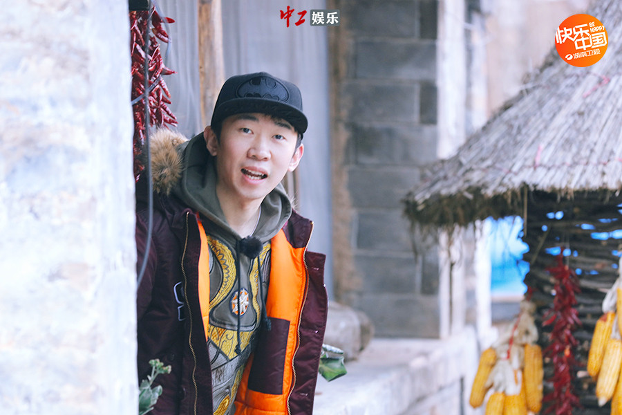 《向往的生活》李冰冰何炅鄉(xiāng)村尬舞活力十足 楊迪上場畫風(fēng)跑偏