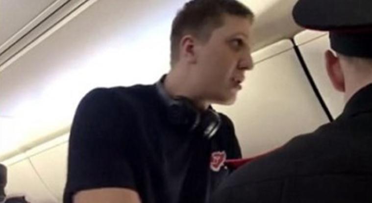 有大長腿是我錯(cuò)咯？俄2.13米男子因長腿被趕下飛機(jī)