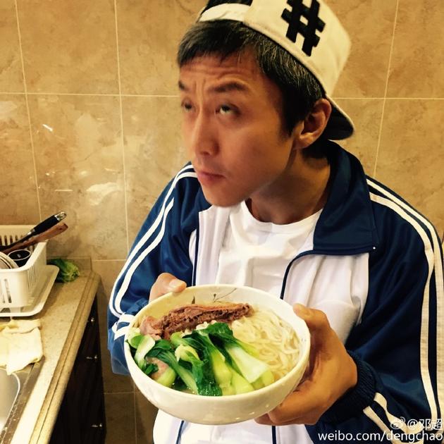 “賢惠”的男星：張杰為謝娜發聲 黃曉明減工陪baby