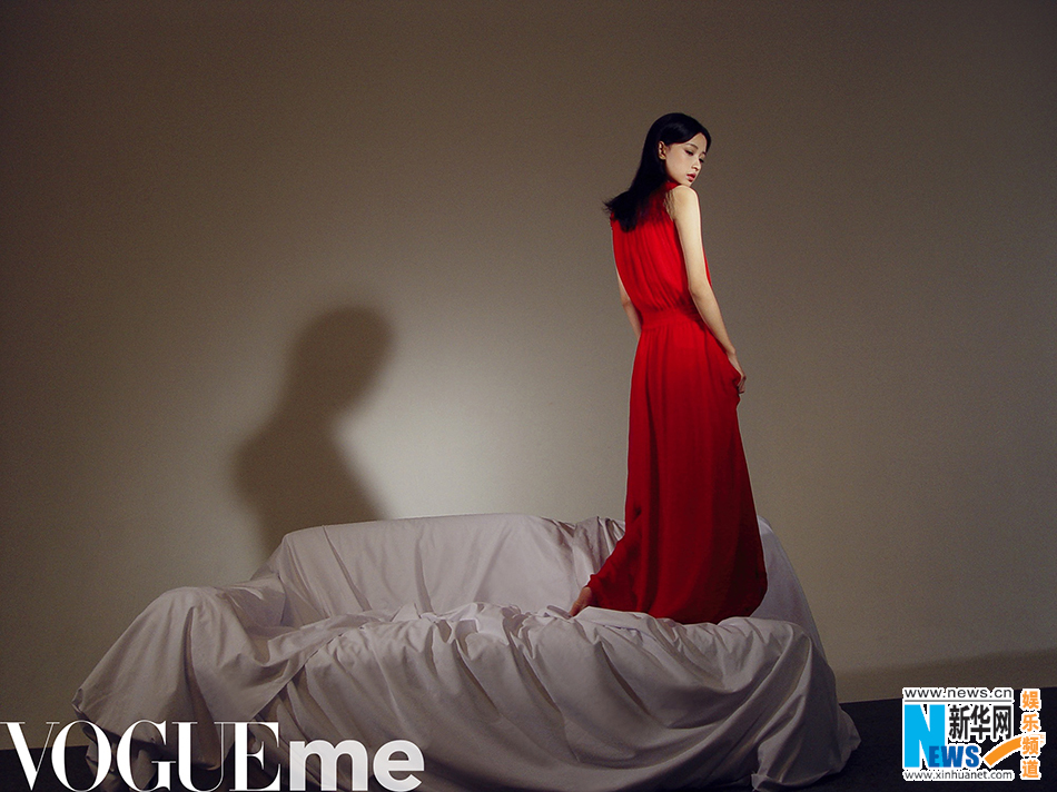 酷girl ！孫怡質(zhì)感大片曝光 眼神霸氣凌厲