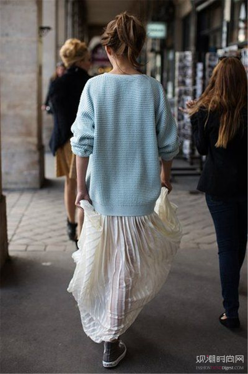 用一件毛衣輕松搞定春季時(shí)髦搭配