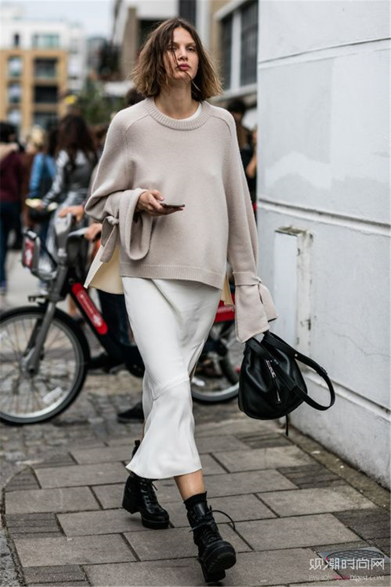 用一件毛衣輕松搞定春季時(shí)髦搭配