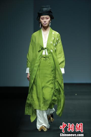 倡導快樂慢生活的“生活在左”秀首次亮相中國國際時裝周