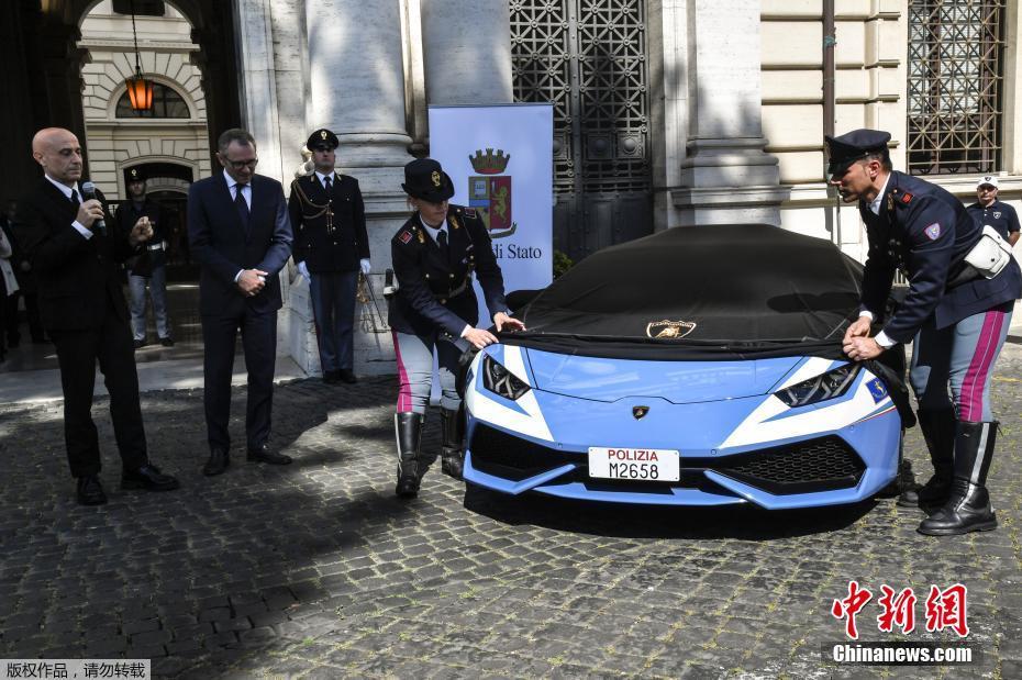 壕氣沖天！意大利警察局獲贈蘭博基尼警車