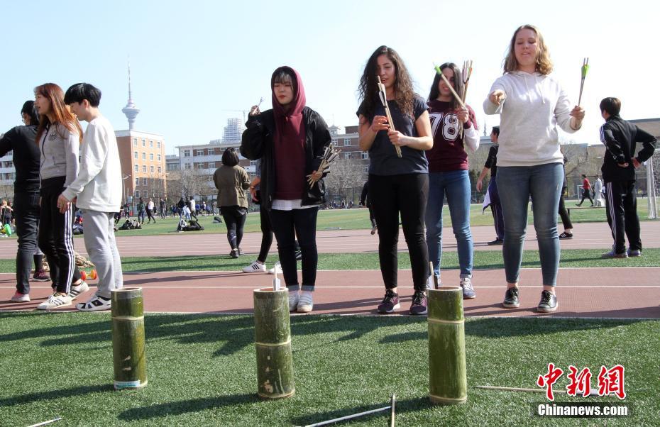 南開大學(xué)600留學(xué)生體驗“別樣”運動會