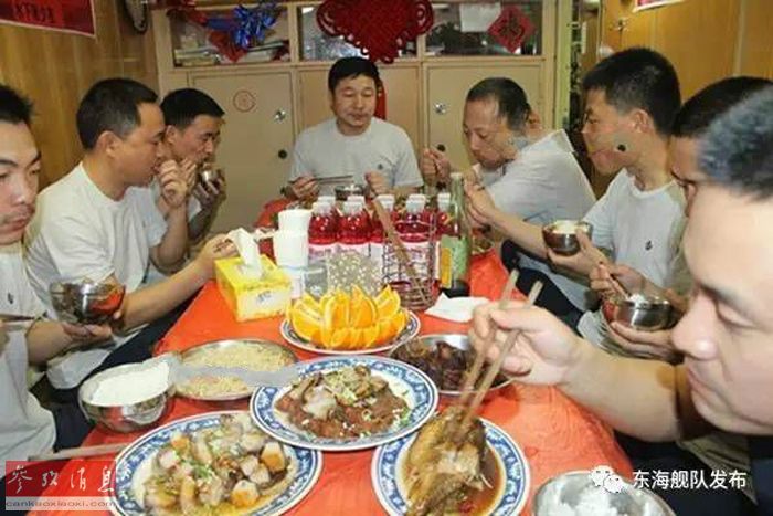 中美法PK潛艇伙食：中國可海底包餃子