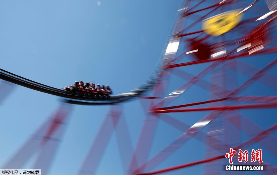 西班牙法拉利樂園啟幕 這樣的過山車你敢挑戰(zhàn)嗎？