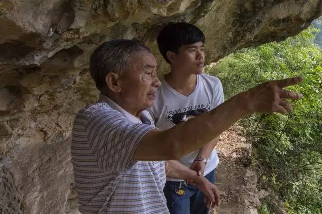 解碼中國丨這位當代“愚公”在懸崖峭壁上鑿出7千米水渠,現實比神話傳說更震撼!