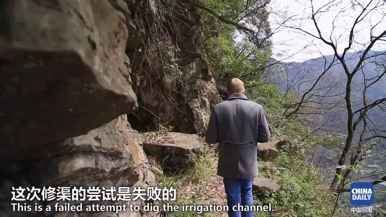 解碼中國丨這位當代“愚公”在懸崖峭壁上鑿出7千米水渠,現實比神話傳說更震撼!