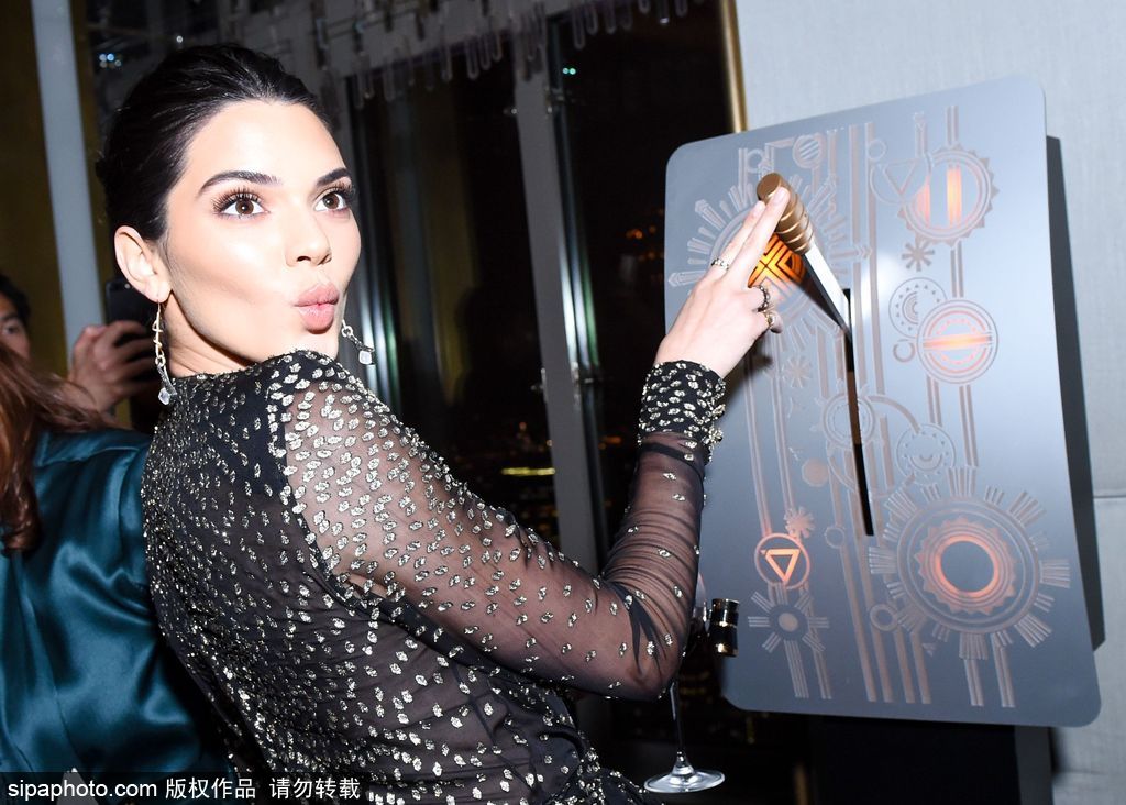 你“肯豆”又調(diào)皮了！ 瞪眼嘟嘟嘴滿臉俏皮