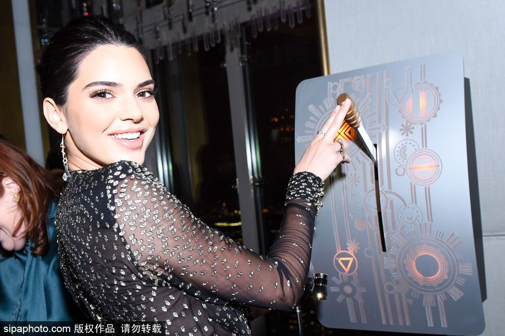 你“肯豆”又調(diào)皮了！ 瞪眼嘟嘟嘴滿臉俏皮