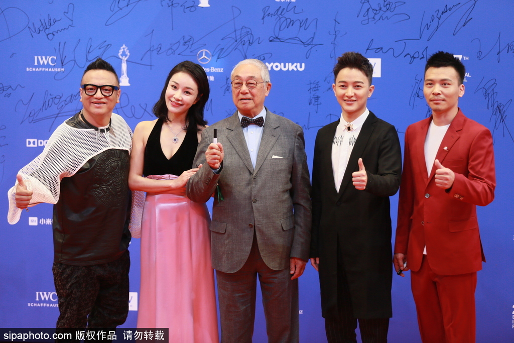 第七屆北京電影節：莫妮卡·貝魯奇性感現身閉幕式紅毯 林志玲、蔣雯麗、殷桃同場爭艷