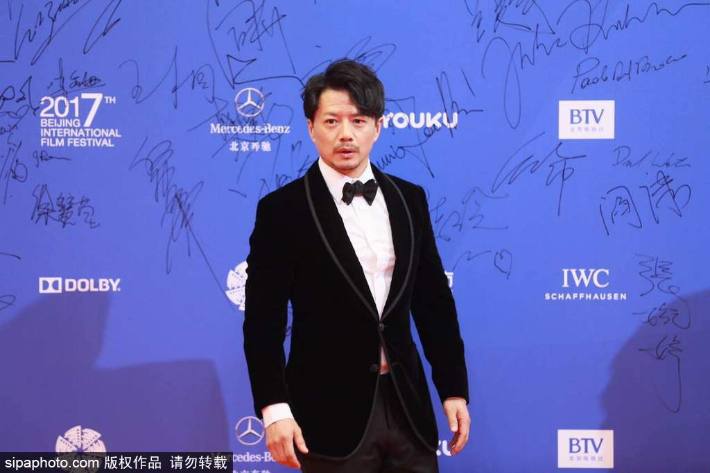 第七屆北京電影節(jié)：莫妮卡·貝魯奇性感現(xiàn)身閉幕式紅毯 林志玲、蔣雯麗、殷桃同場(chǎng)爭(zhēng)艷