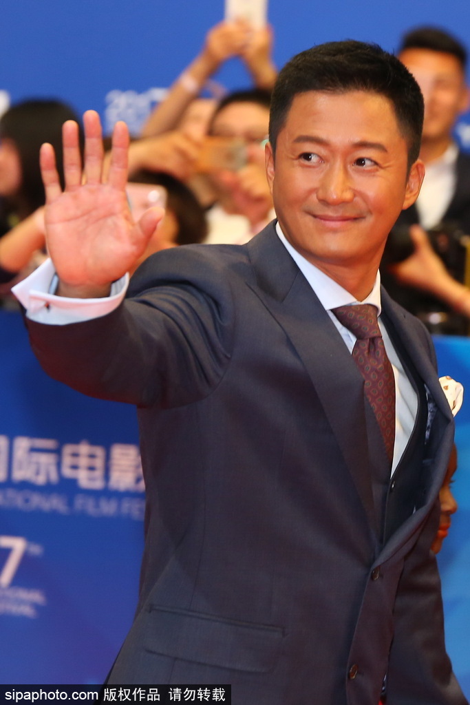 第七屆北京電影節：莫妮卡·貝魯奇性感現身閉幕式紅毯 林志玲、蔣雯麗、殷桃同場爭艷