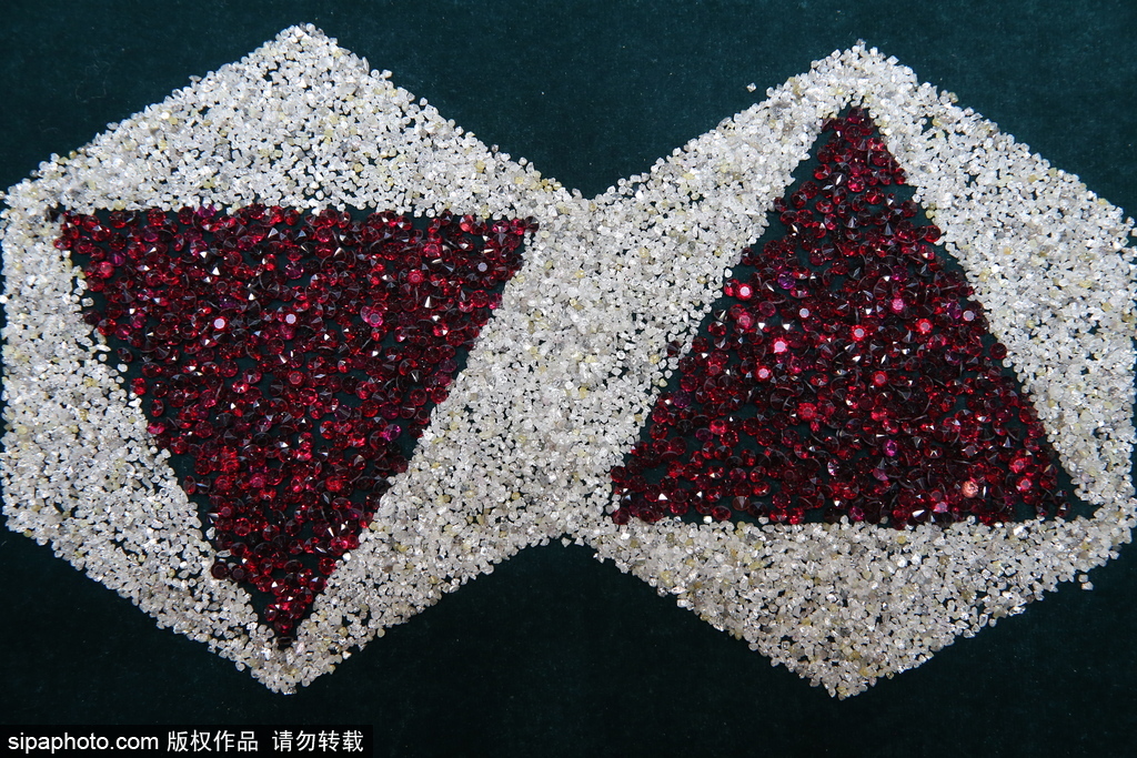 炫酷上天！俄羅斯鉆石分揀中心 超多美鉆大匯聚