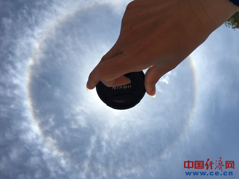 “日光之城”拉薩驚現日暈（組圖）