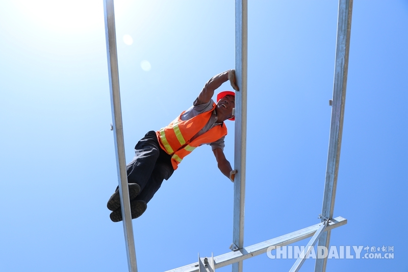 安徽臨泉縣扶貧工地熱火朝天迎五一